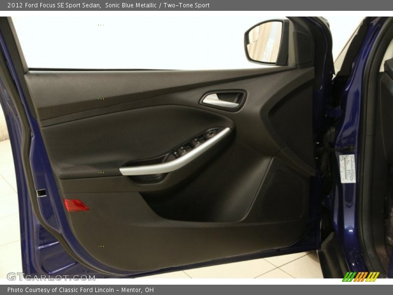 Sonic Blue Metallic / Two-Tone Sport 2012 Ford Focus SE Sport Sedan