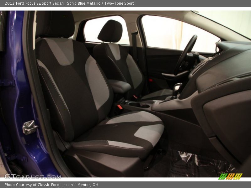 Sonic Blue Metallic / Two-Tone Sport 2012 Ford Focus SE Sport Sedan
