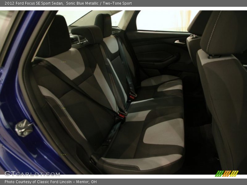 Sonic Blue Metallic / Two-Tone Sport 2012 Ford Focus SE Sport Sedan