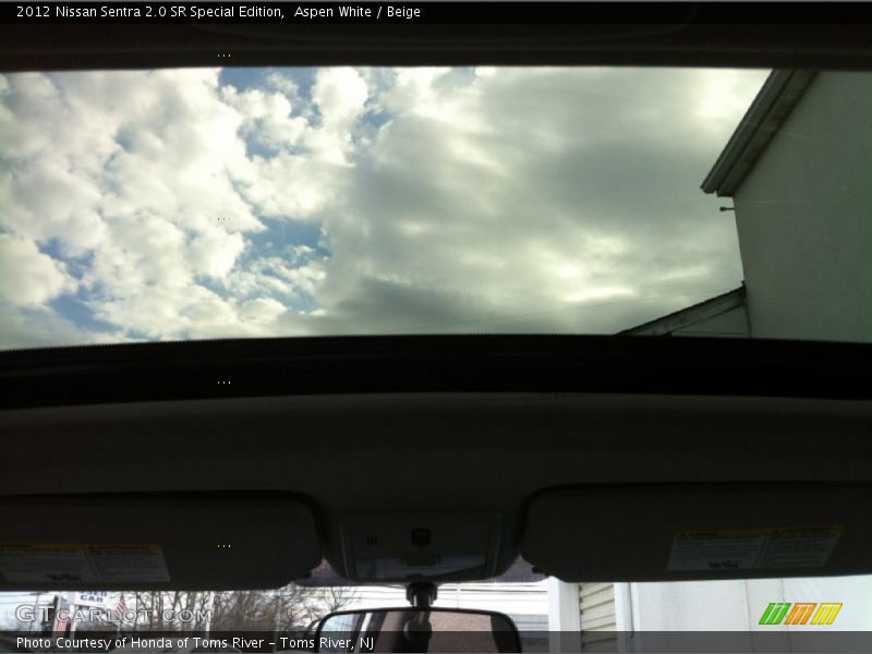Aspen White / Beige 2012 Nissan Sentra 2.0 SR Special Edition