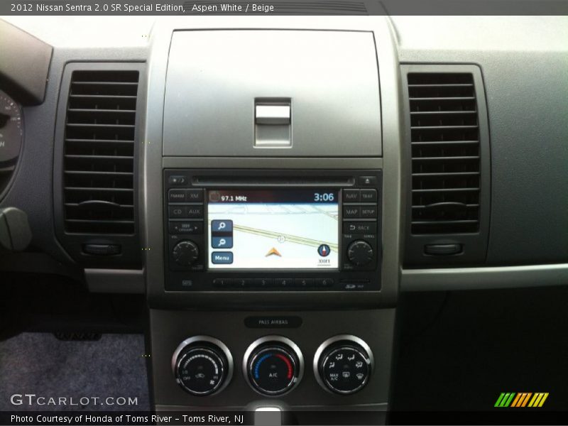 Aspen White / Beige 2012 Nissan Sentra 2.0 SR Special Edition