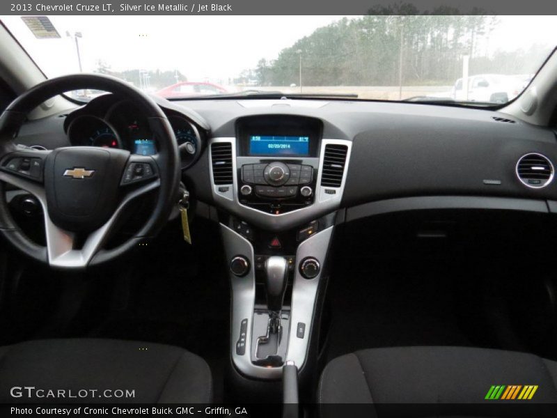 Silver Ice Metallic / Jet Black 2013 Chevrolet Cruze LT