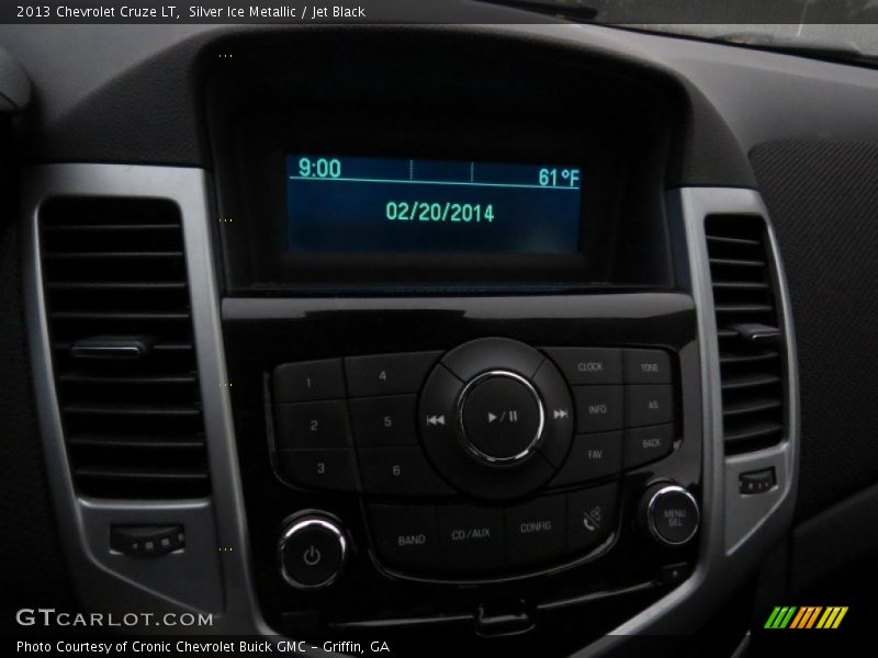 Silver Ice Metallic / Jet Black 2013 Chevrolet Cruze LT