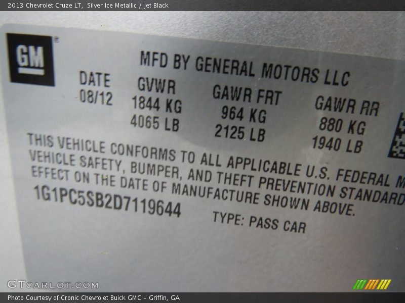 Silver Ice Metallic / Jet Black 2013 Chevrolet Cruze LT
