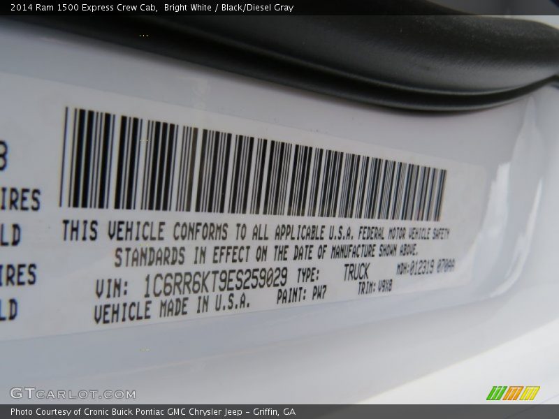 Bright White / Black/Diesel Gray 2014 Ram 1500 Express Crew Cab