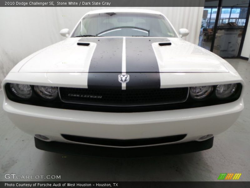 Stone White / Dark Slate Gray 2010 Dodge Challenger SE