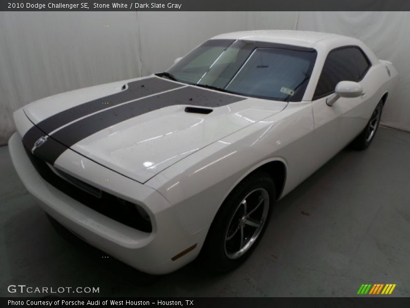 Stone White / Dark Slate Gray 2010 Dodge Challenger SE