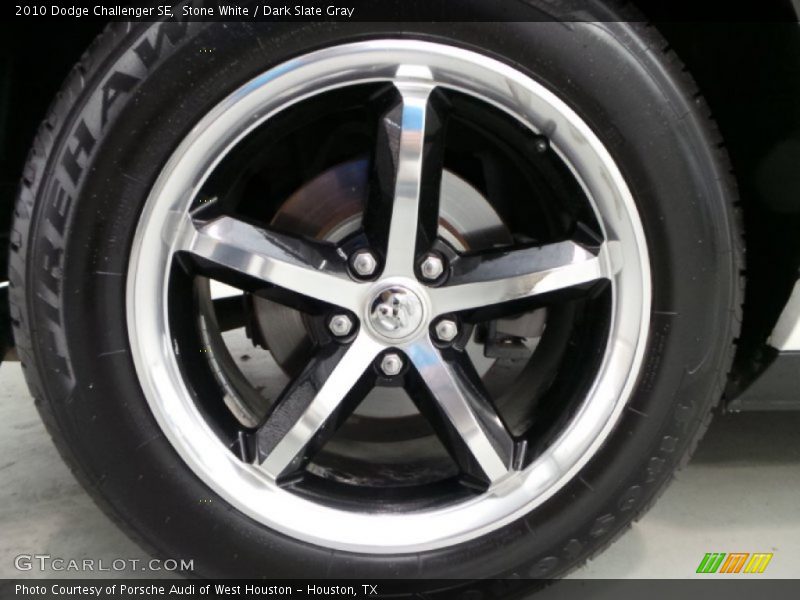 Stone White / Dark Slate Gray 2010 Dodge Challenger SE