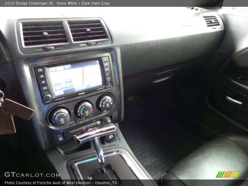 Stone White / Dark Slate Gray 2010 Dodge Challenger SE