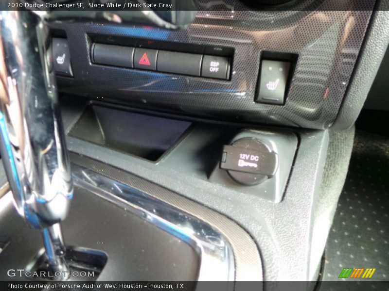 Stone White / Dark Slate Gray 2010 Dodge Challenger SE