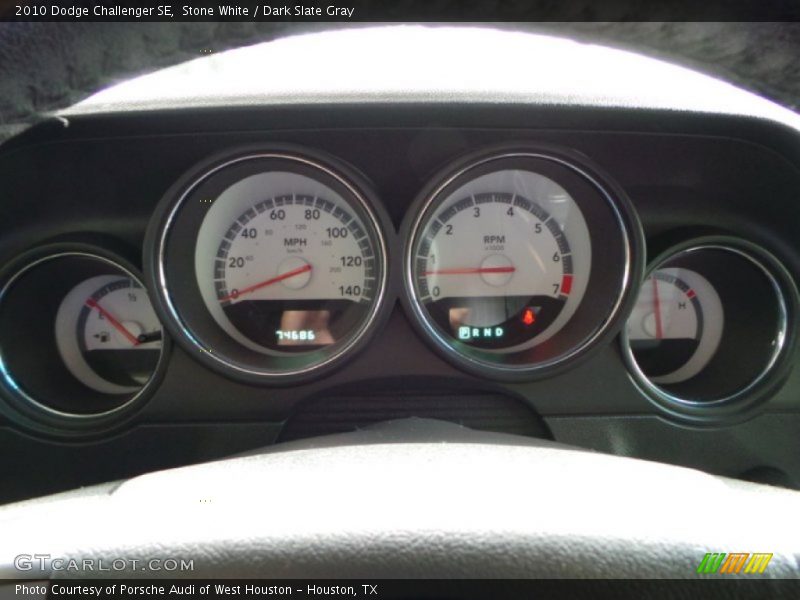 Stone White / Dark Slate Gray 2010 Dodge Challenger SE