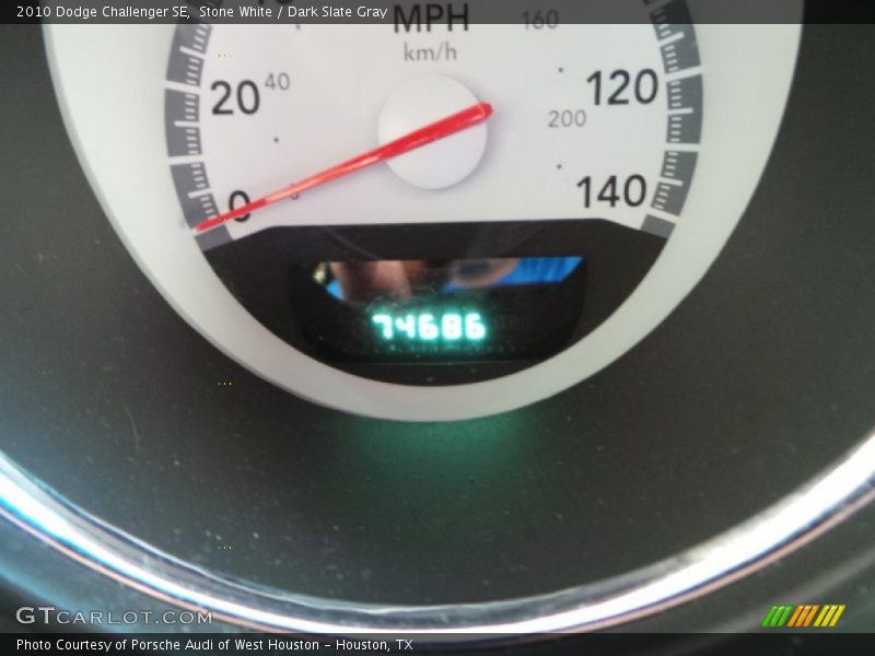 Stone White / Dark Slate Gray 2010 Dodge Challenger SE