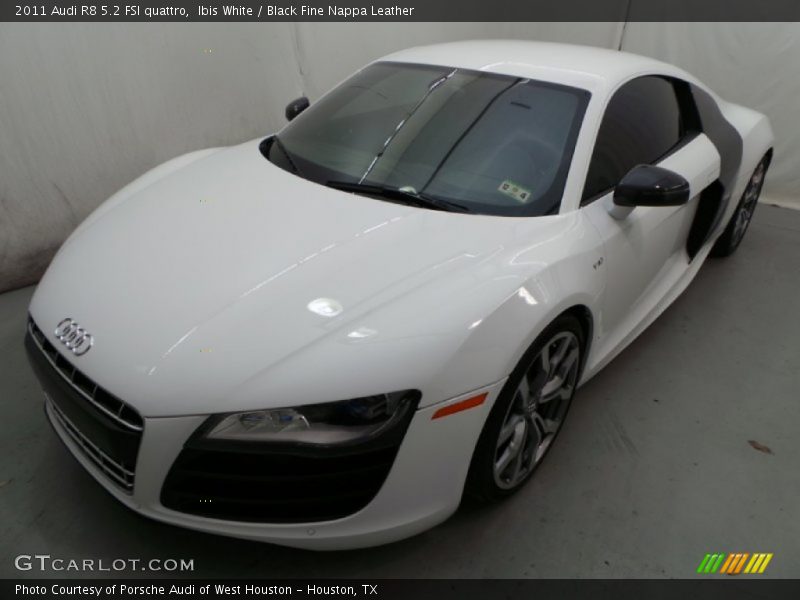 Front 3/4 View of 2011 R8 5.2 FSI quattro
