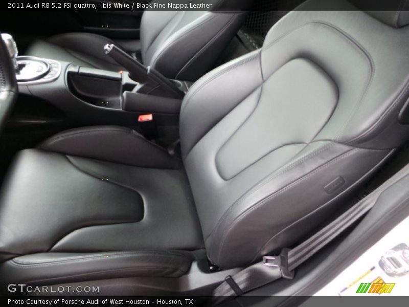 Front Seat of 2011 R8 5.2 FSI quattro