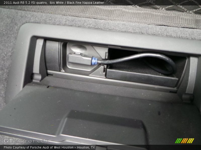 Ibis White / Black Fine Nappa Leather 2011 Audi R8 5.2 FSI quattro