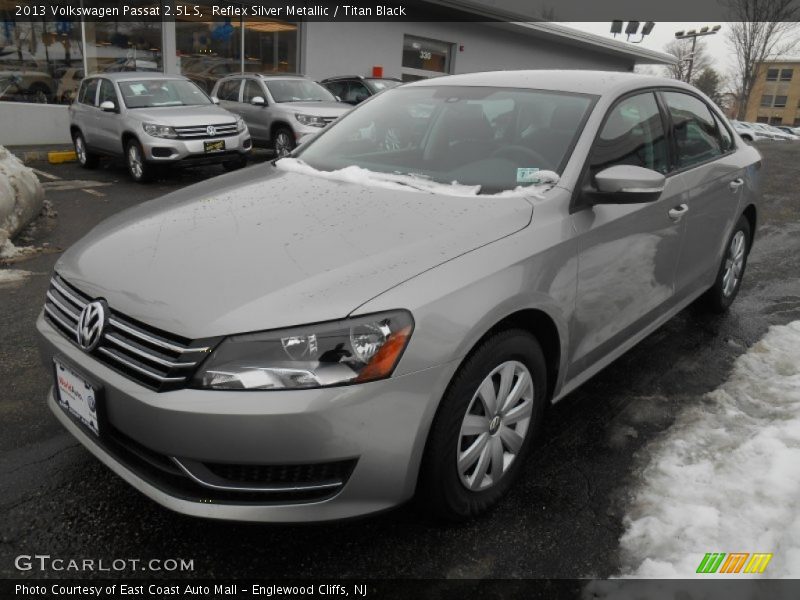Reflex Silver Metallic / Titan Black 2013 Volkswagen Passat 2.5L S