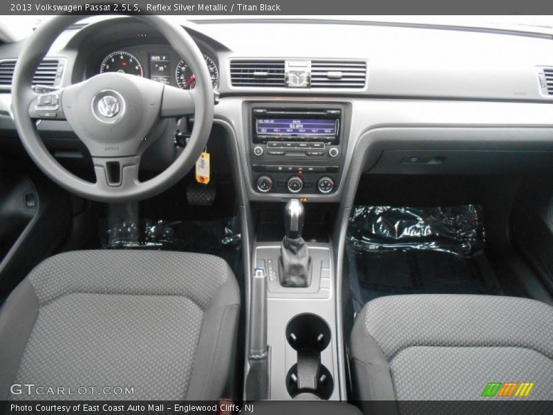 Reflex Silver Metallic / Titan Black 2013 Volkswagen Passat 2.5L S