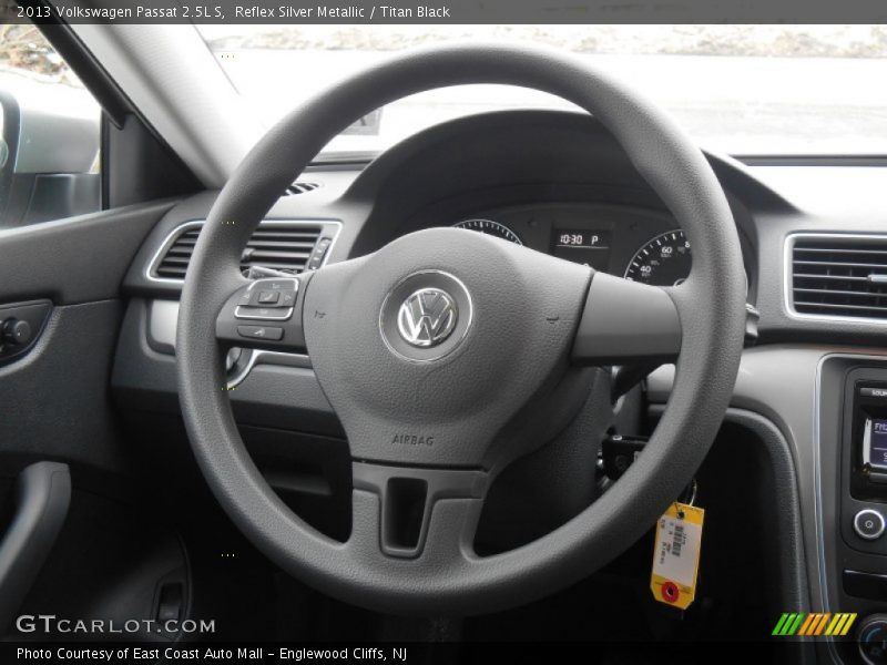 Reflex Silver Metallic / Titan Black 2013 Volkswagen Passat 2.5L S