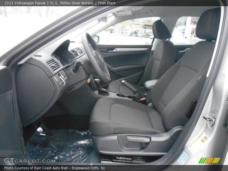 Reflex Silver Metallic / Titan Black 2013 Volkswagen Passat 2.5L S