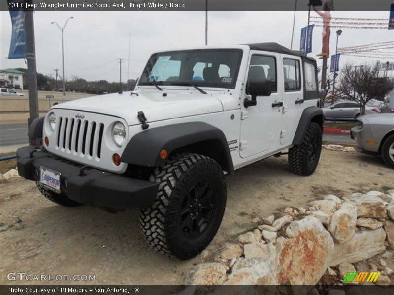 Bright White / Black 2013 Jeep Wrangler Unlimited Sport 4x4