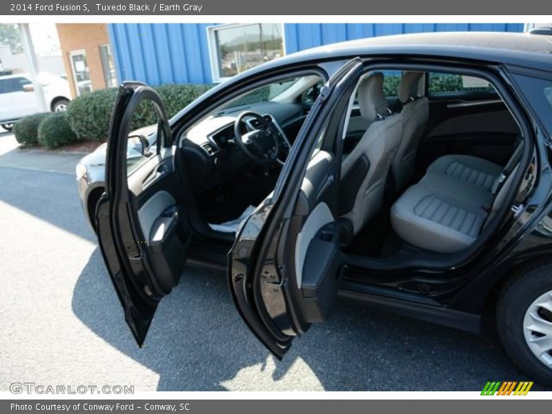 Tuxedo Black / Earth Gray 2014 Ford Fusion S