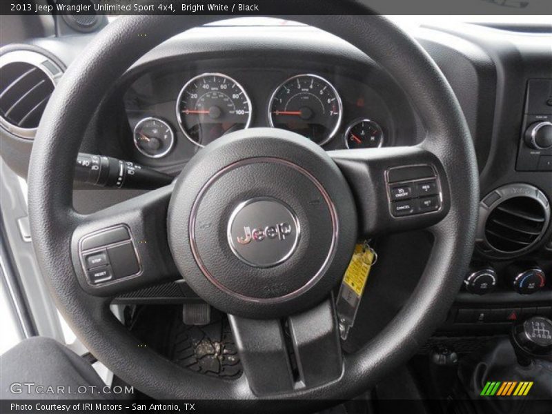 Bright White / Black 2013 Jeep Wrangler Unlimited Sport 4x4