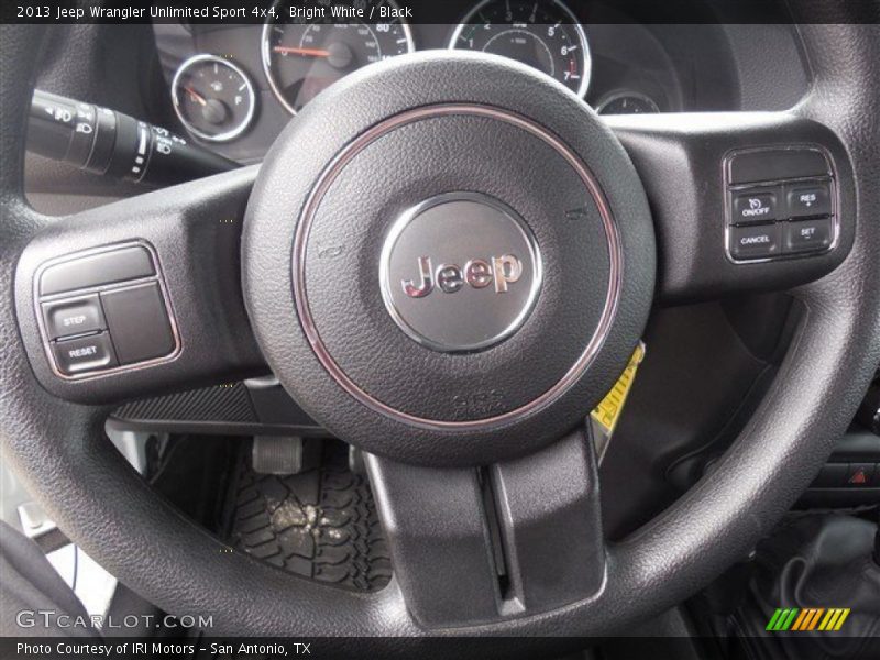 Bright White / Black 2013 Jeep Wrangler Unlimited Sport 4x4