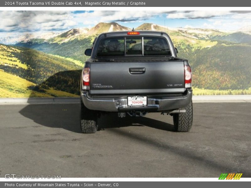 Magnetic Gray Metallic / Graphite 2014 Toyota Tacoma V6 Double Cab 4x4