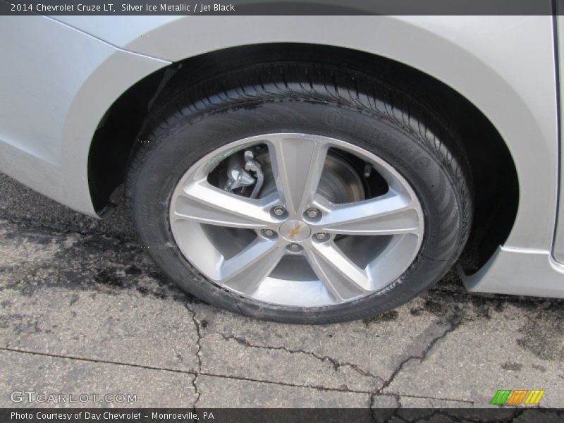 Silver Ice Metallic / Jet Black 2014 Chevrolet Cruze LT