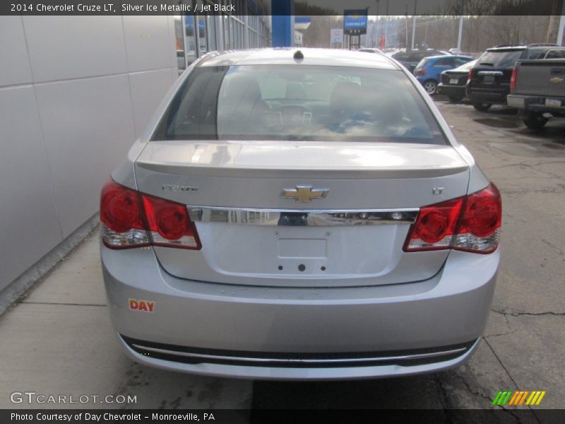 Silver Ice Metallic / Jet Black 2014 Chevrolet Cruze LT