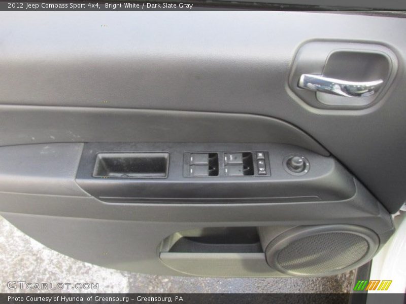 Bright White / Dark Slate Gray 2012 Jeep Compass Sport 4x4