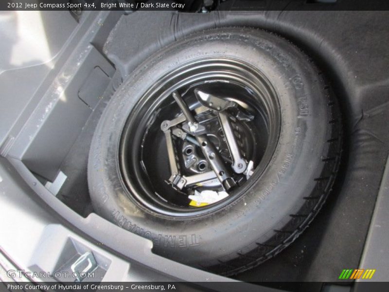 Bright White / Dark Slate Gray 2012 Jeep Compass Sport 4x4