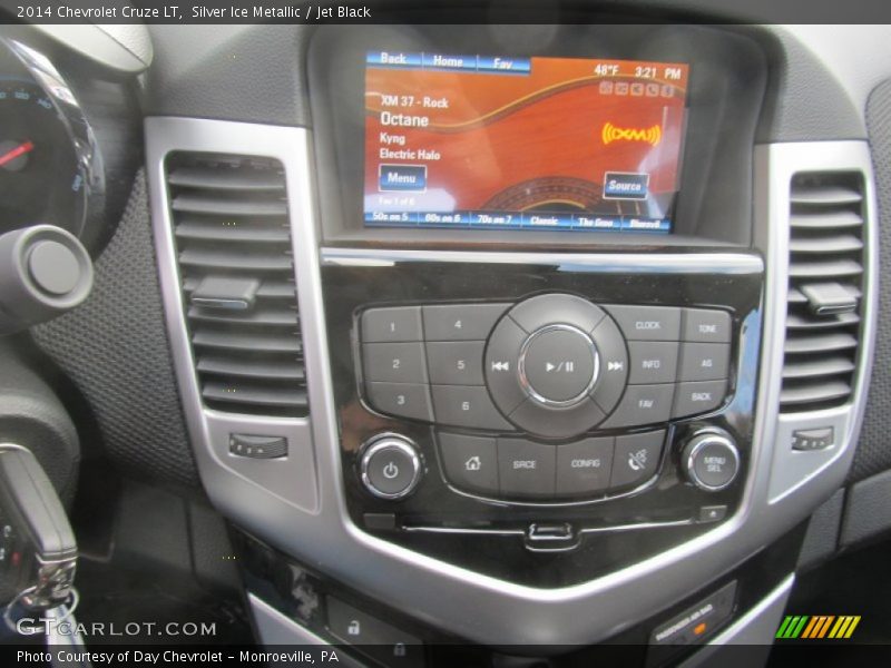 Silver Ice Metallic / Jet Black 2014 Chevrolet Cruze LT