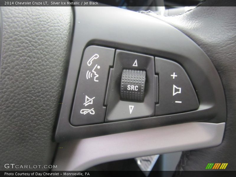 Silver Ice Metallic / Jet Black 2014 Chevrolet Cruze LT