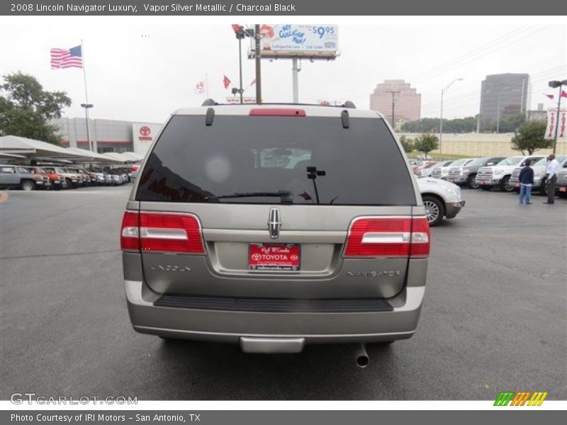 Vapor Silver Metallic / Charcoal Black 2008 Lincoln Navigator Luxury