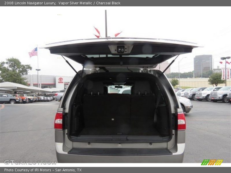 Vapor Silver Metallic / Charcoal Black 2008 Lincoln Navigator Luxury