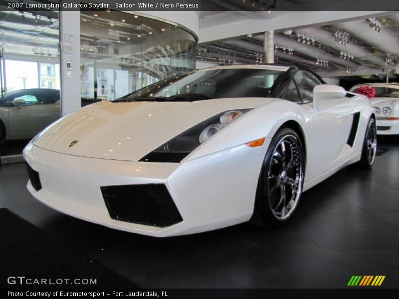 Front 3/4 View of 2007 Gallardo Spyder