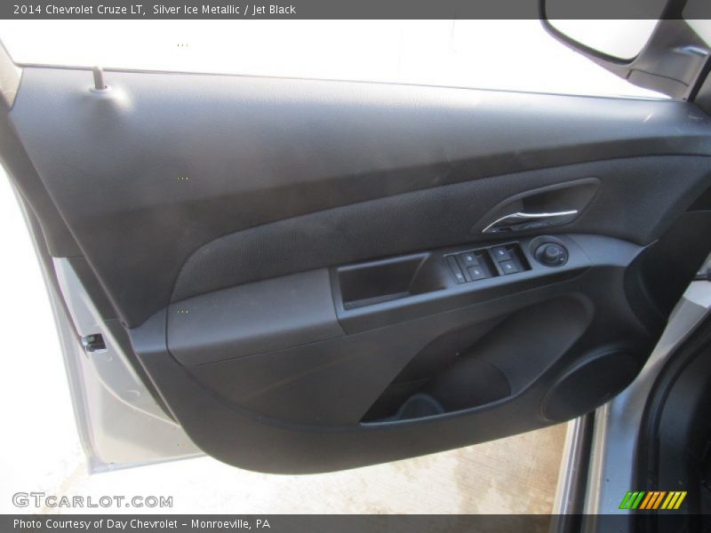 Silver Ice Metallic / Jet Black 2014 Chevrolet Cruze LT