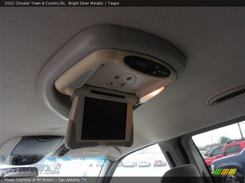 Bright Silver Metallic / Taupe 2002 Chrysler Town & Country EX