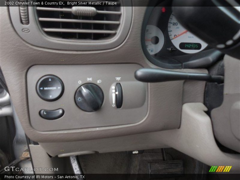 Bright Silver Metallic / Taupe 2002 Chrysler Town & Country EX