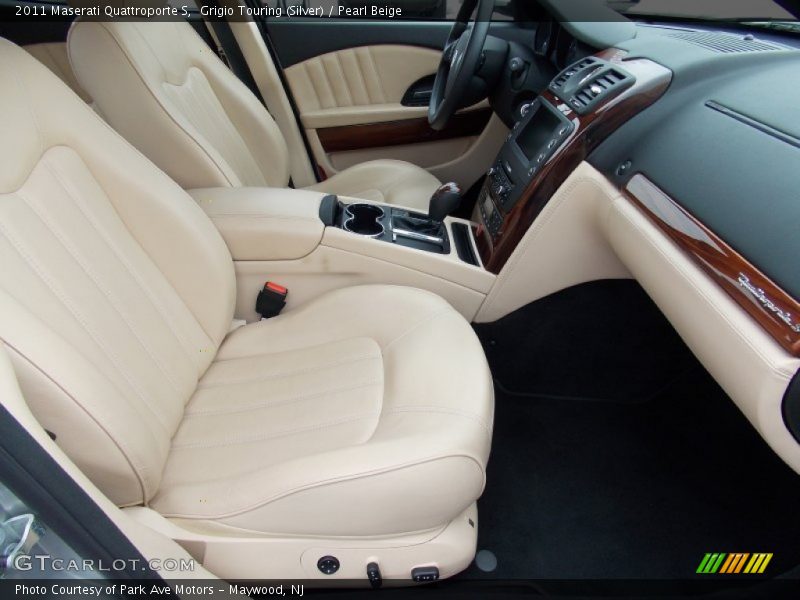 Grigio Touring (Silver) / Pearl Beige 2011 Maserati Quattroporte S