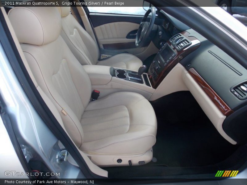 Grigio Touring (Silver) / Pearl Beige 2011 Maserati Quattroporte S