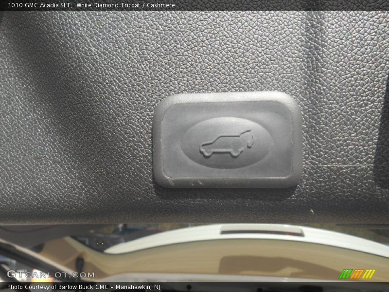 White Diamond Tricoat / Cashmere 2010 GMC Acadia SLT