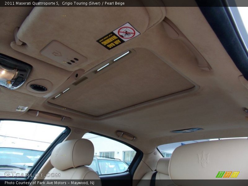 Sunroof of 2011 Quattroporte S