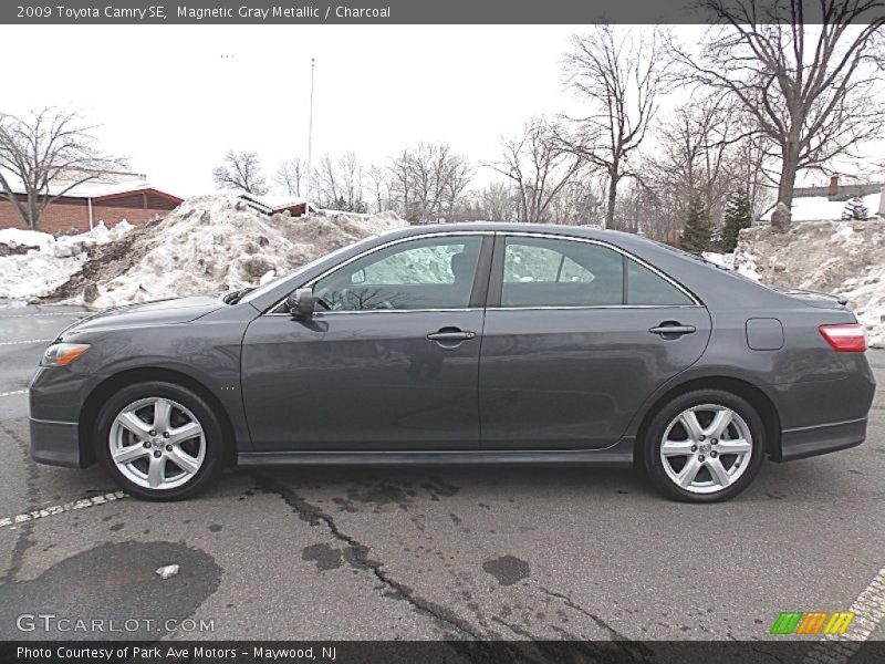 Magnetic Gray Metallic / Charcoal 2009 Toyota Camry SE