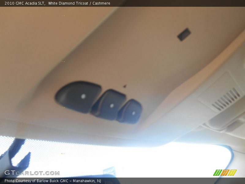 White Diamond Tricoat / Cashmere 2010 GMC Acadia SLT