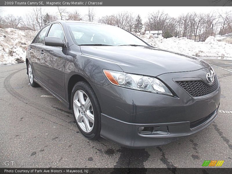 Magnetic Gray Metallic / Charcoal 2009 Toyota Camry SE