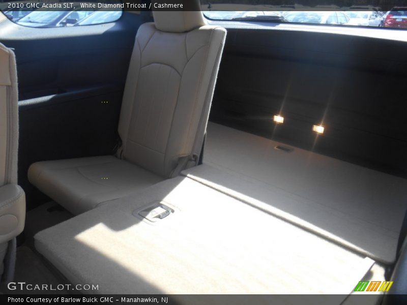 White Diamond Tricoat / Cashmere 2010 GMC Acadia SLT