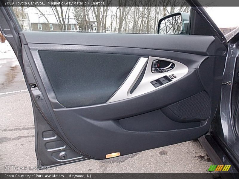 Magnetic Gray Metallic / Charcoal 2009 Toyota Camry SE