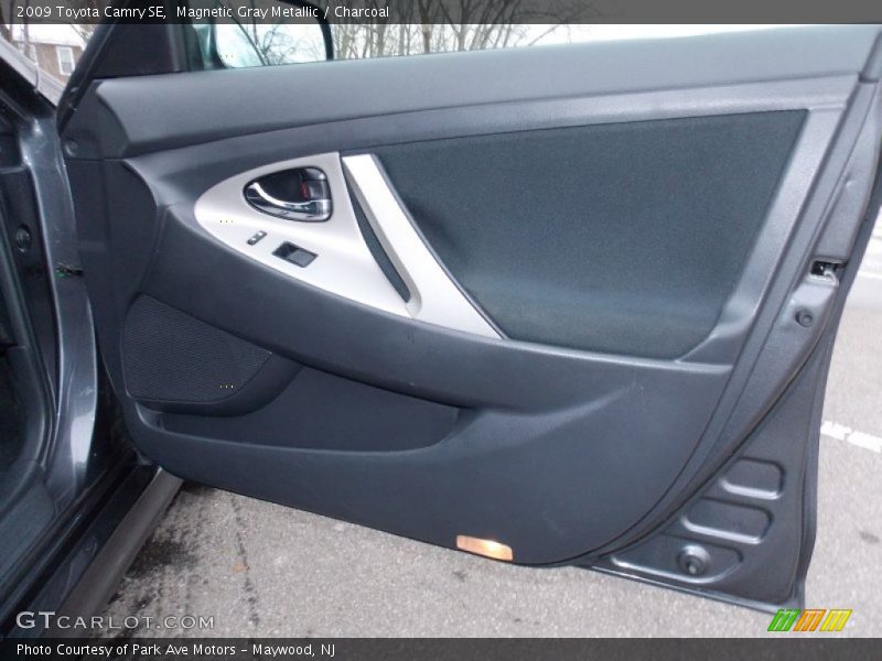 Magnetic Gray Metallic / Charcoal 2009 Toyota Camry SE